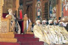 Szaty duchownych Kościoła koptyjskiego przypominają o jego odrębności